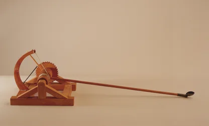 Modellrekonstruktion von da Vincis Entwurf für eine Katapult
